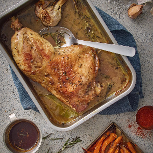 Cuisse de dinde au thym, ail et frites de patate douce - Repas du dimanche