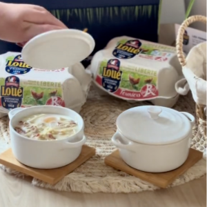 Recette d'œufs cocotte au chèvre, oignon et aux lardons