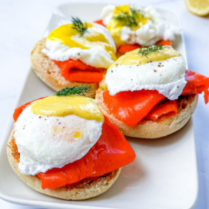 Recette english muffin au saumon fumé et œufs pochés de Loué