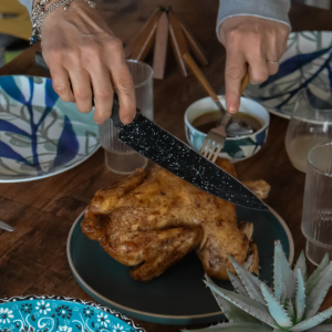 Poulet rôti aux patates douces et pommes de terre au four