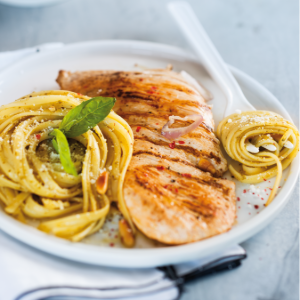 Recette : escalope de dinde sautée et pâtes au pesto maison